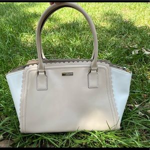 Beautiful Kate spade purse 👜 👛